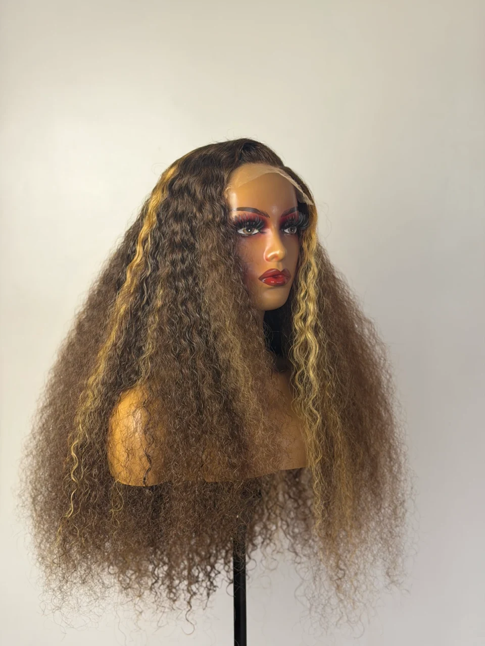 Asanwa long textured hair on a mannequin, original product photograph